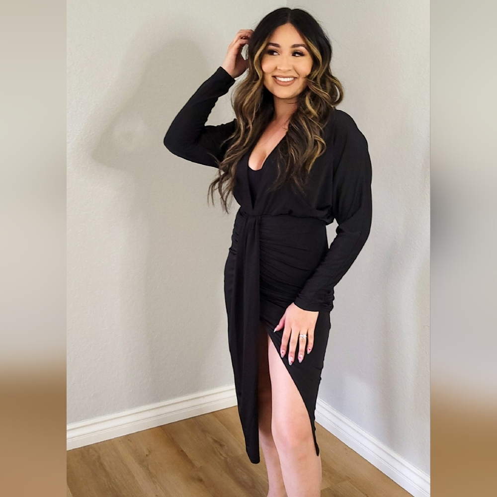 Long Sleeve Ruched Bodycon Dress in Black